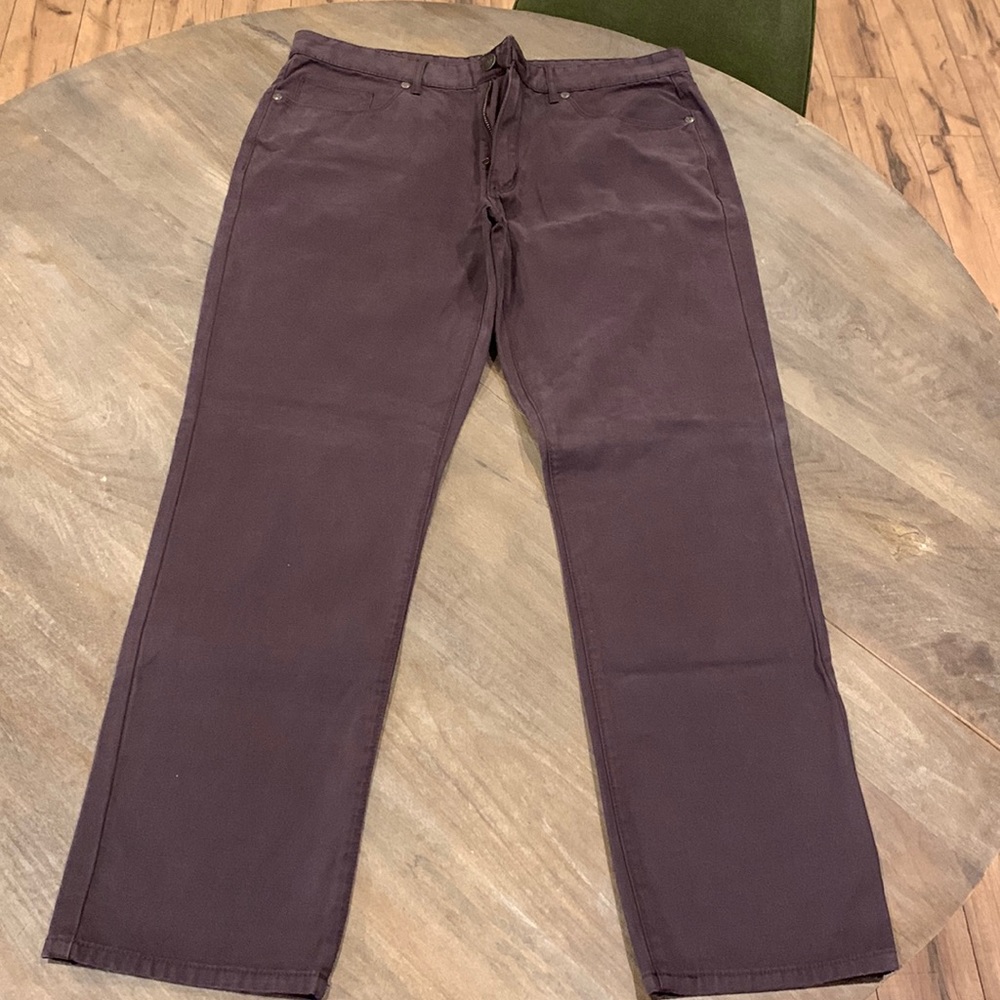 Johnston & Murphy Burgundy Jeans 34Wx30L